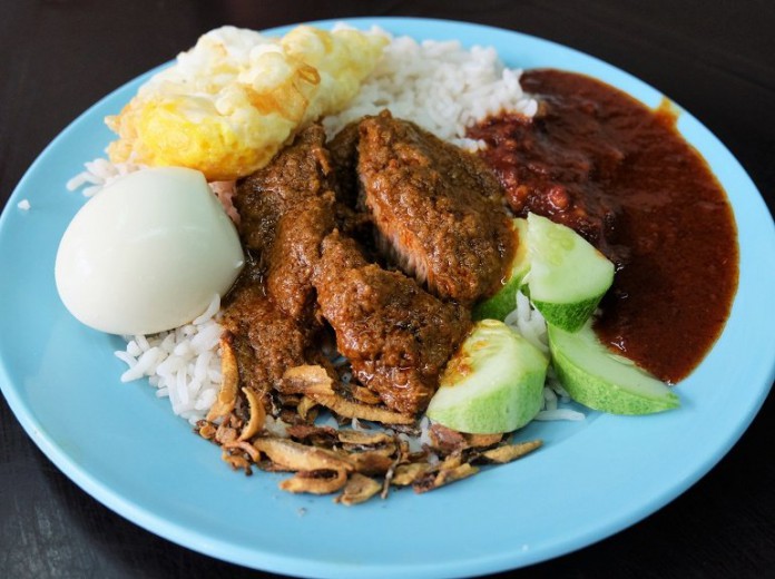 8 Incredibly Delicious Nasi Lemak in Kuala Lumpur (Halal) | Pamper.My