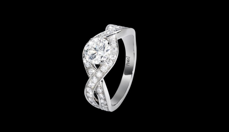 Piaget Jardin Secret Solitaire Torsade engagement ring in platinum set with a brilliant-cut diamond (approx. 1.01 ct) and with 44 brilliant-cut diamonds (approx. 0.68 ct).