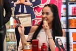 #Scenes: Popular Young Actress, Hannah Delisha Shares About Guerisson’s New Red Ginseng Series To Her Fans At Sasa, IOI City Mall Putrajaya-Pamper.my