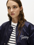 TH_PSP18_TOMMYJEANS_WOMEN_Look08_Detail01