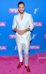 rs_634x1024-180820175536-634-maluma-mtv-vmas.ls-82018